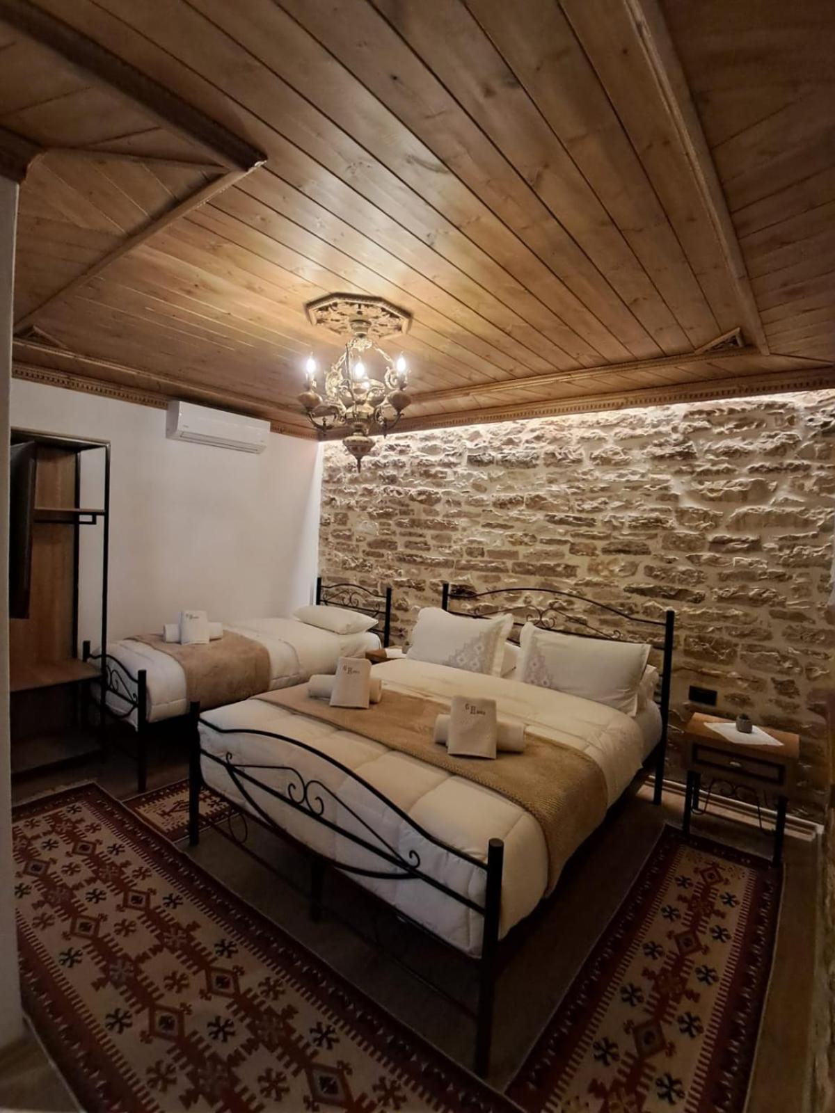 Guest House Hasko Gjirokastër Exteriör bild